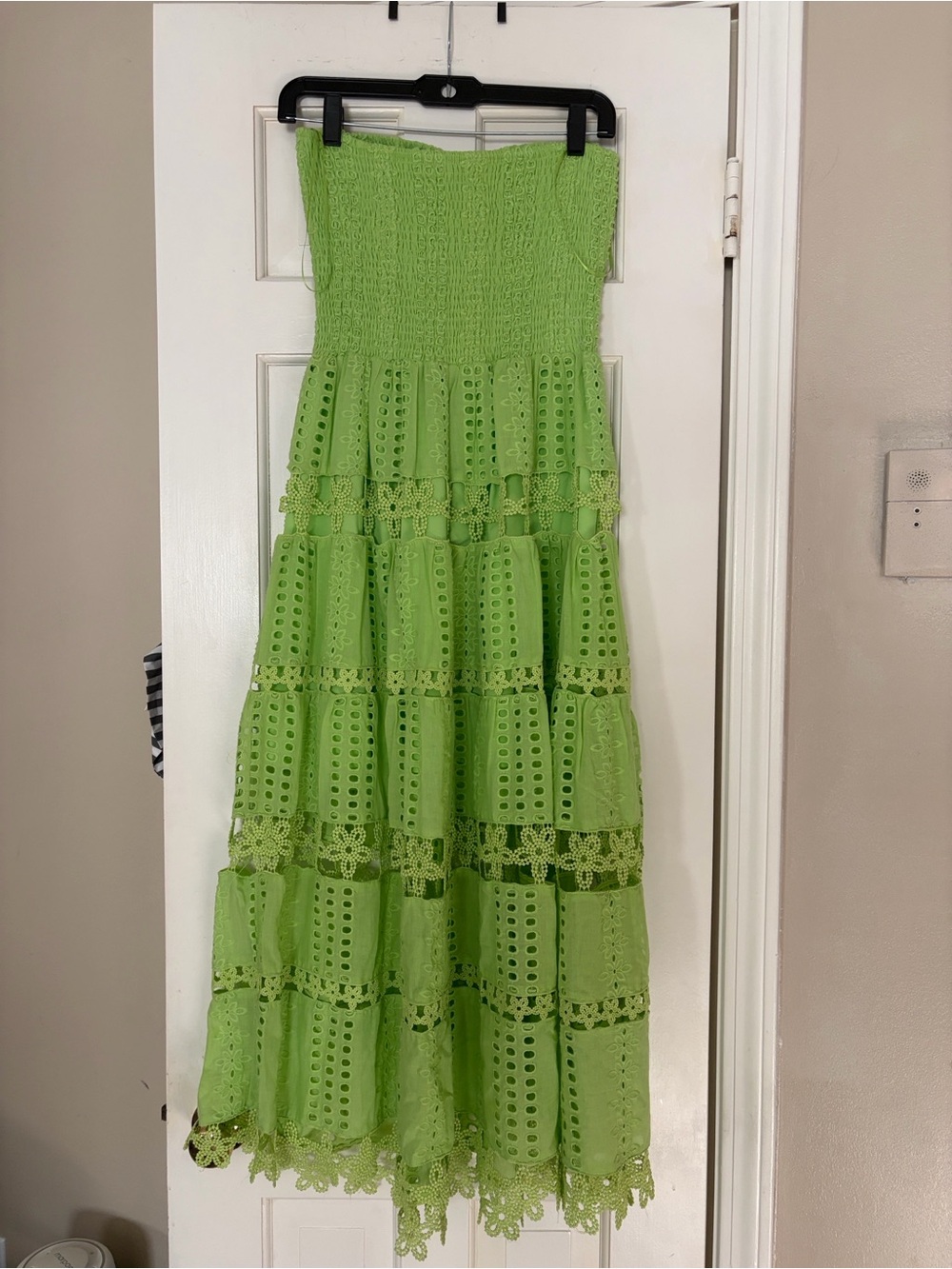Strut & Bolt  Sz Large lime Green Strapless Eyelet Midi Dress with mini lining